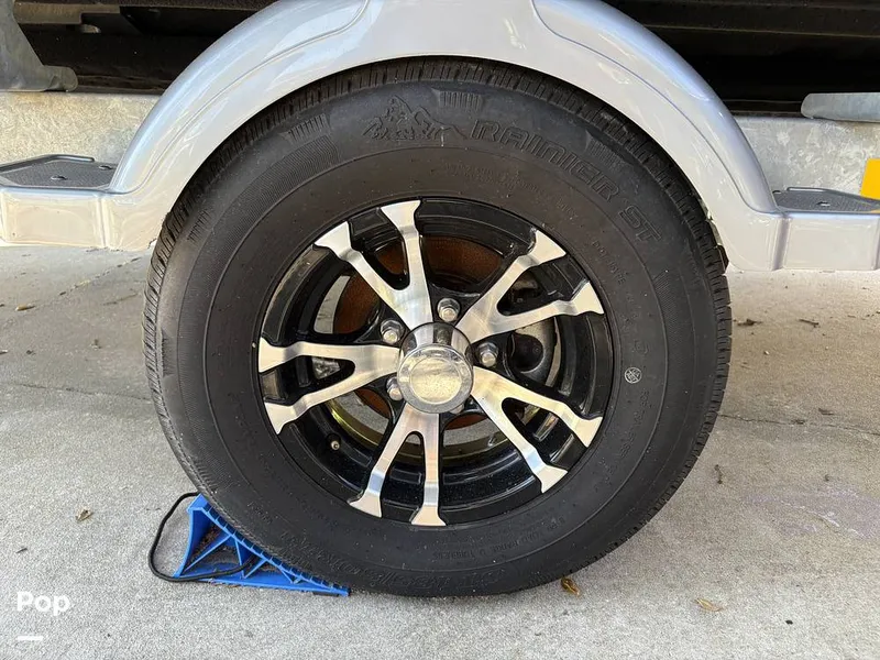 Slide: The Image of Sea-Doo Switch 18 2024 - 16035586