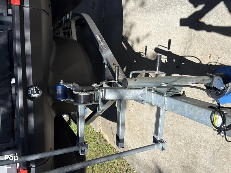 Slide: The Image of Sea-Doo Switch 18 2024 - 16035593