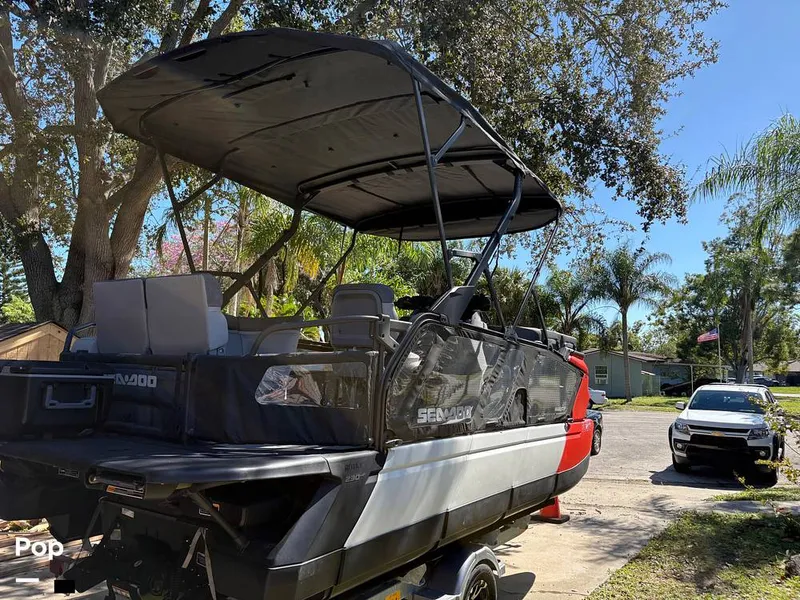 Slide: The Image of Sea-Doo Switch 18 2024 - 16035607