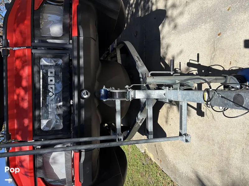 Slide: The Image of Sea-Doo Switch 18 2024 - 16035594