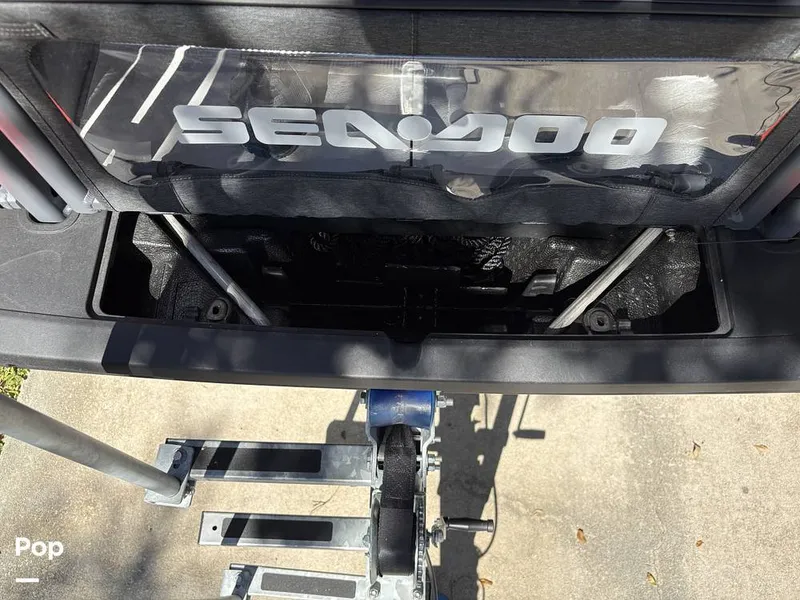 Slide: The Image of Sea-Doo Switch 18 2024 - 16035600