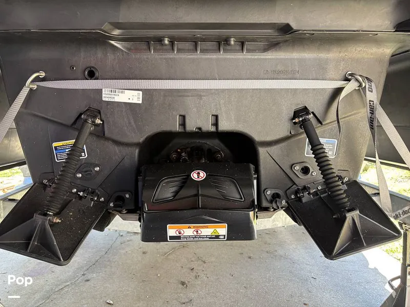 Slide: The Image of Sea-Doo Switch 18 2024 - 16035589