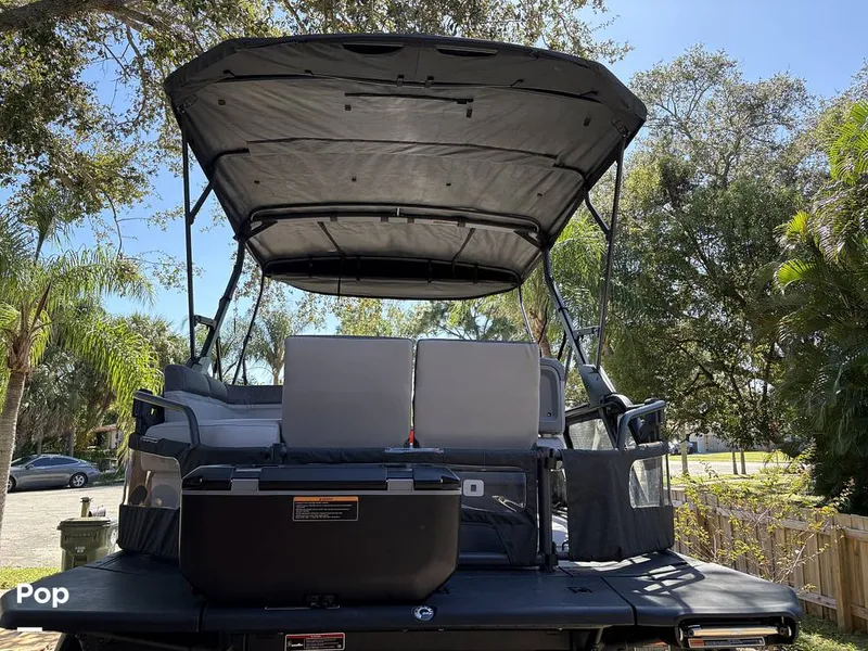 Slide: The Image of Sea-Doo Switch 18 2024 - 16035584