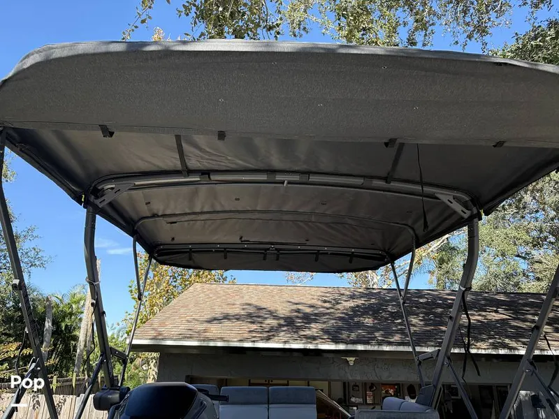 Slide: The Image of Sea-Doo Switch 18 2024 - 16035576