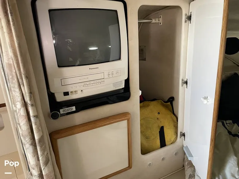 Slide: The Image of Sea Ray 330 Sundancer 1995 - 16358851