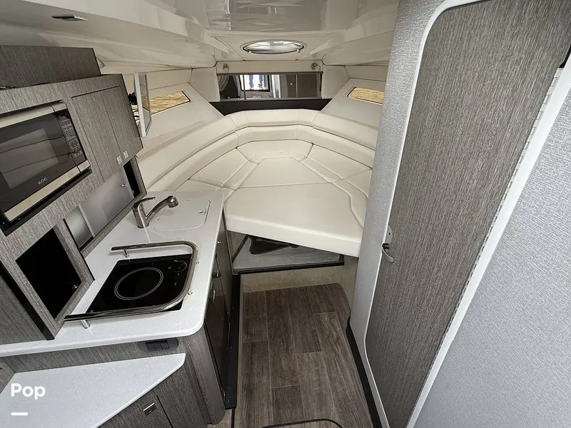 Slide: The Image of Monterey 295 SY 2020 - 15996171