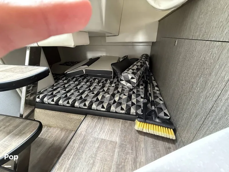 Slide: The Image of Monterey 295 SY 2020 - 15996200