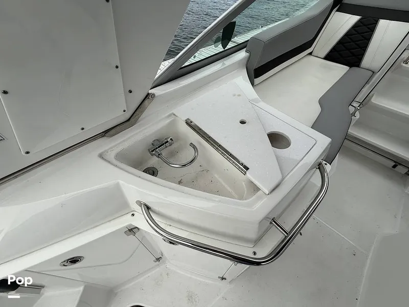 Slide: The Image of Monterey 295 SY 2020 - 15996124