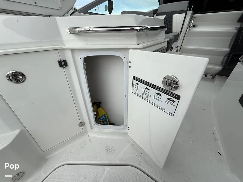 Slide: The Image of Monterey 295 SY 2020 - 15996130