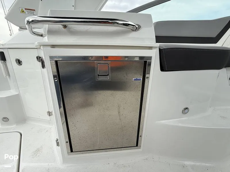 Slide: The Image of Monterey 295 SY 2020 - 15996132