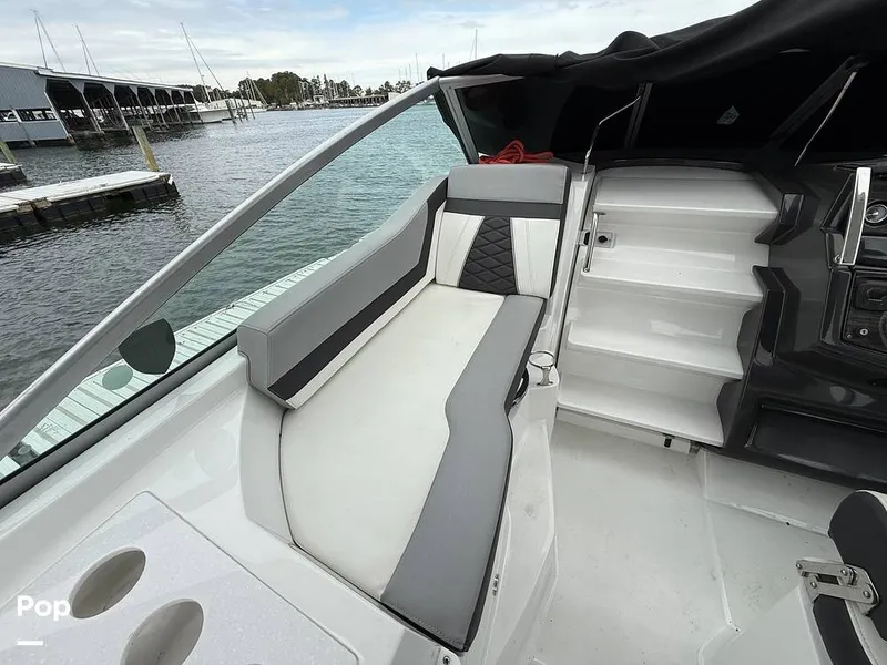 Slide: The Image of Monterey 295 SY 2020 - 15996133