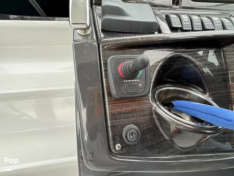 Slide: The Image of Monterey 295 SY 2020 - 15996147