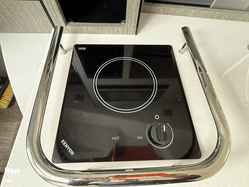 Slide: The Image of Monterey 295 SY 2020 - 15996179