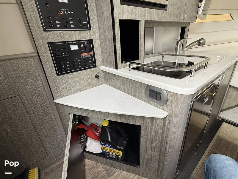 Slide: The Image of Monterey 295 SY 2020 - 15996185