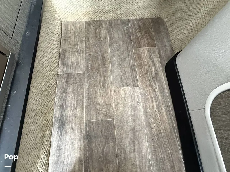 Slide: The Image of Monterey 295 SY 2020 - 15996187