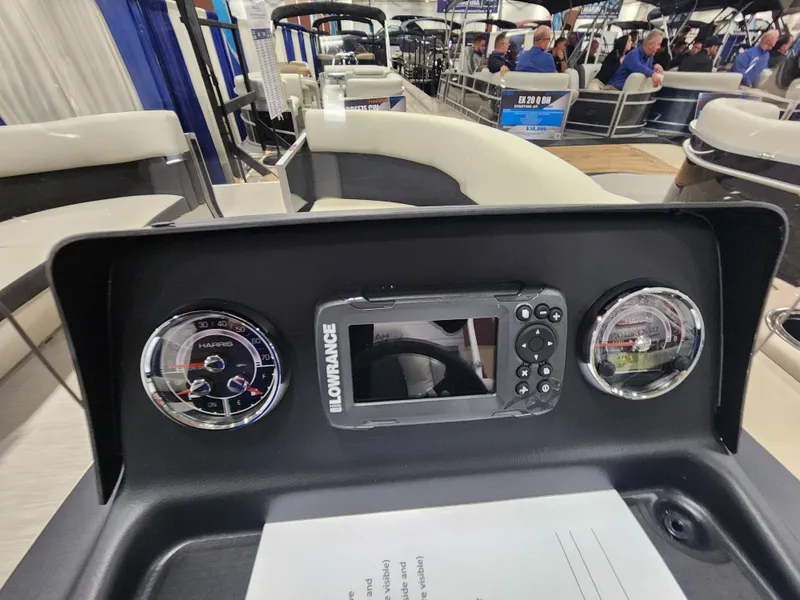 Slide: The Image of Harris Breeze 210 2024 - 7