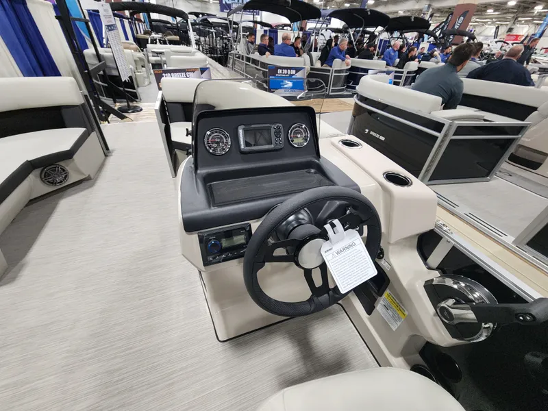 Slide: The Image of Harris Breeze 210 2024 - 8