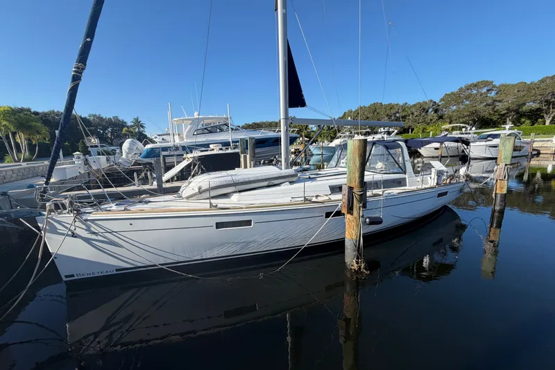Slide: The Image of Beneteau Oceanis 45 2016 - 1