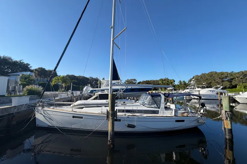 The Image of Beneteau Oceanis 45 2016 - 0
