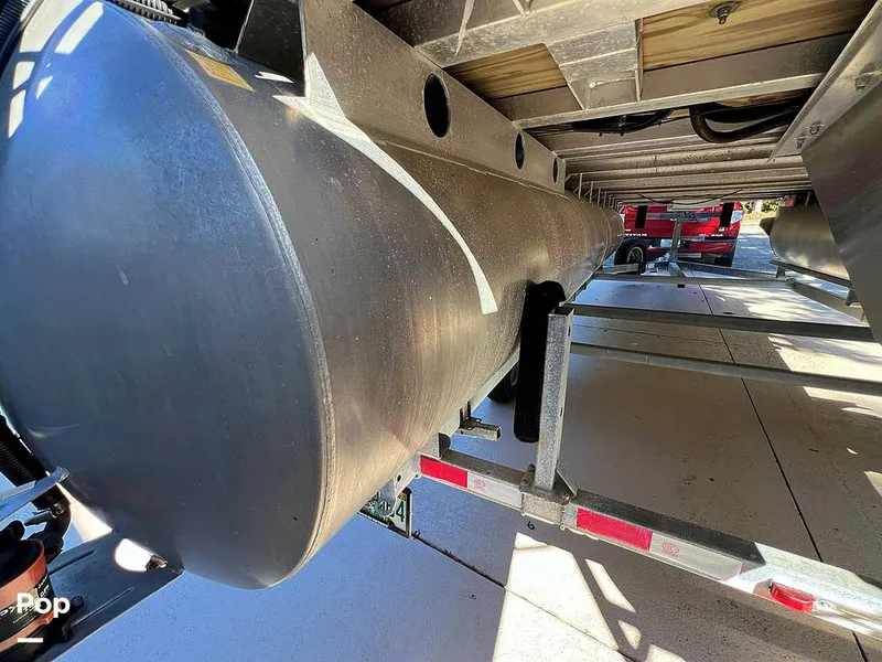 Slide: The Image of Berkshire B20F 2016 - 16005390