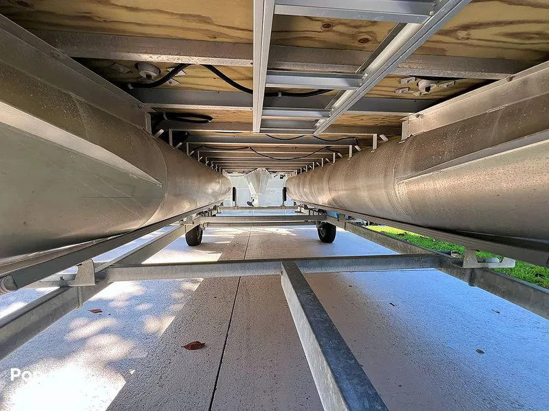 Slide: The Image of Berkshire B20F 2016 - 16005399