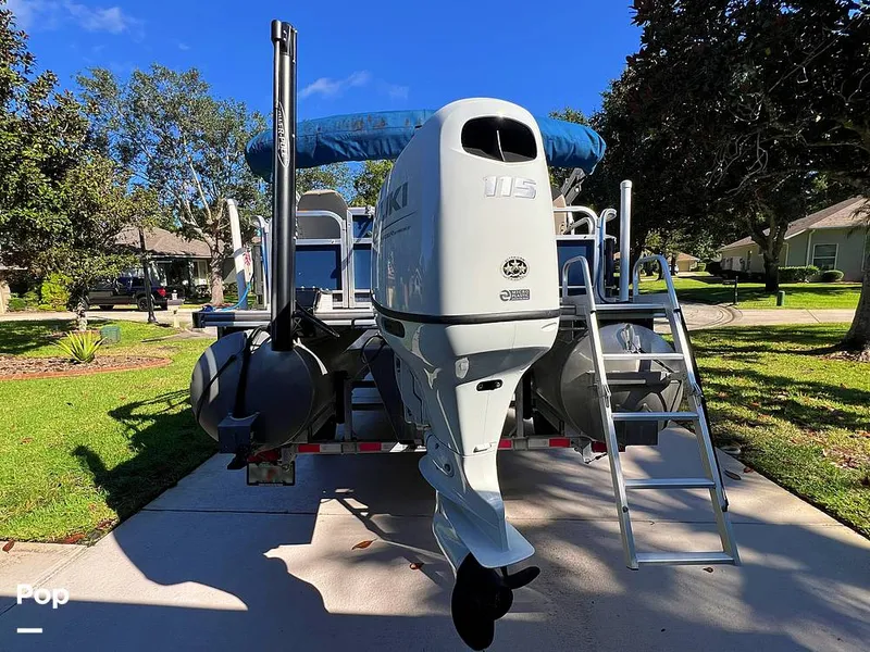 Slide: The Image of Berkshire B20F 2016 - 16005290