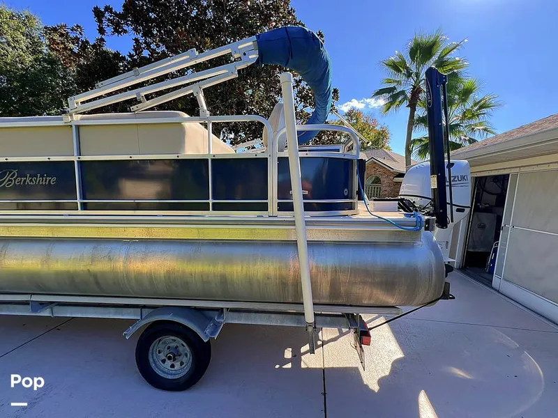 Slide: The Image of Berkshire B20F 2016 - 16005301