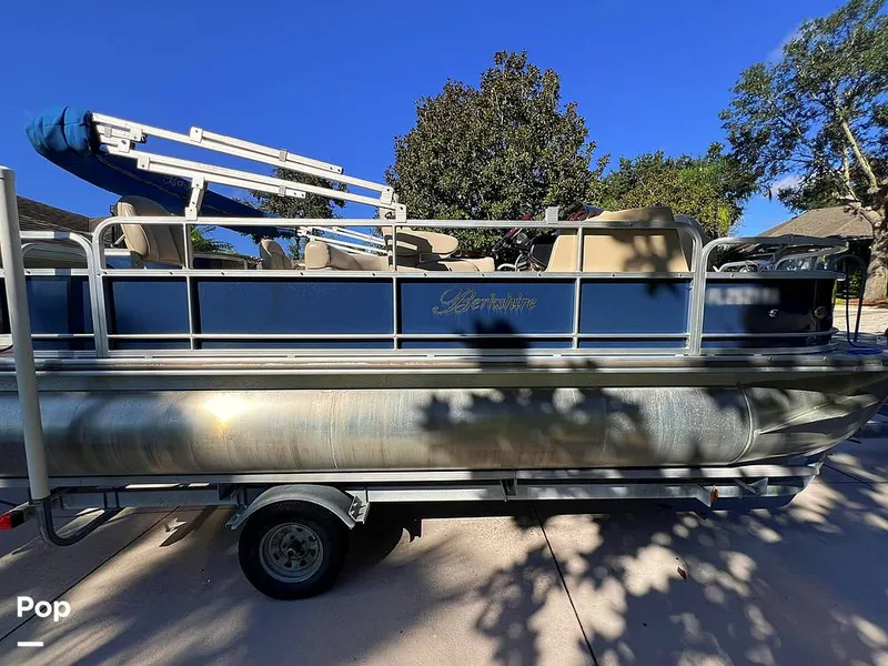 Slide: The Image of Berkshire B20F 2016 - 16005305