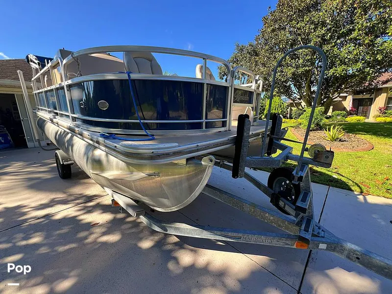 Slide: The Image of Berkshire B20F 2016 - 16005307