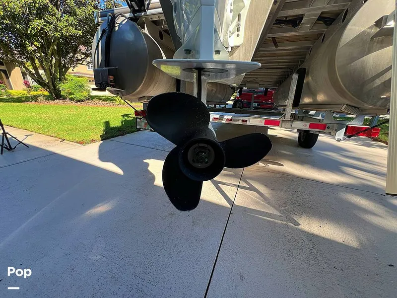 Slide: The Image of Berkshire B20F 2016 - 16005312