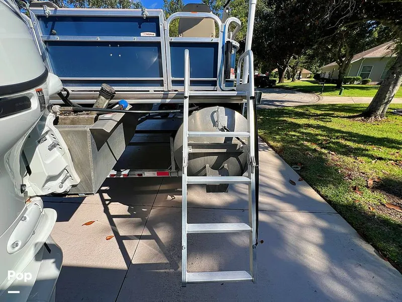 Slide: The Image of Berkshire B20F 2016 - 16005324