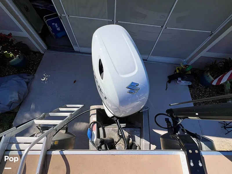 Slide: The Image of Berkshire B20F 2016 - 16005329