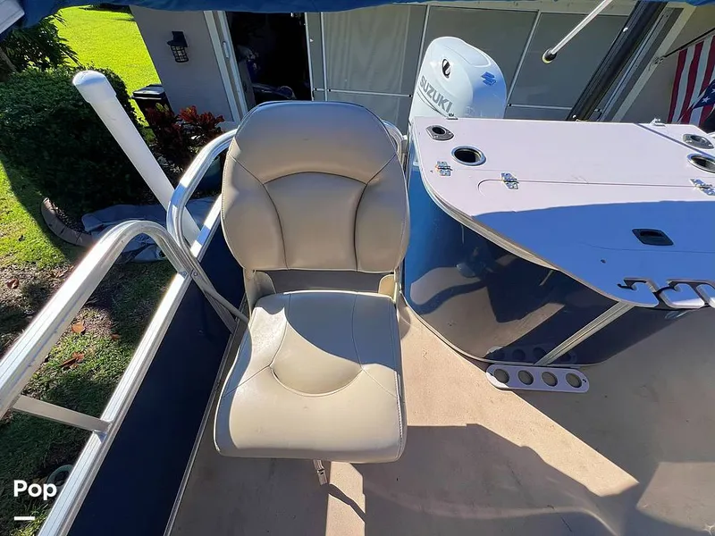 Slide: The Image of Berkshire B20F 2016 - 16005341