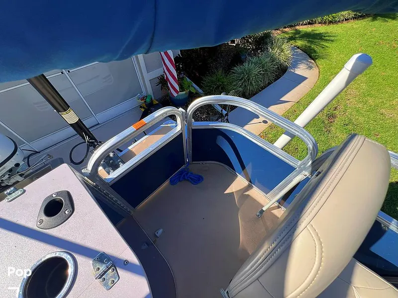 Slide: The Image of Berkshire B20F 2016 - 16005344