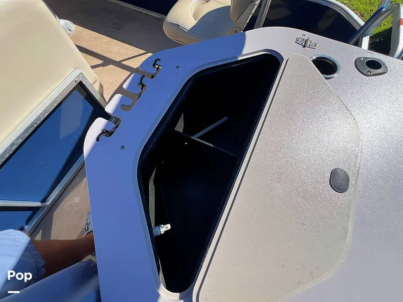 Slide: The Image of Berkshire B20F 2016 - 16005347