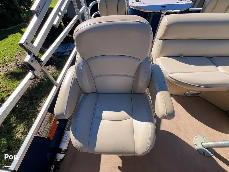 Slide: The Image of Berkshire B20F 2016 - 16005364