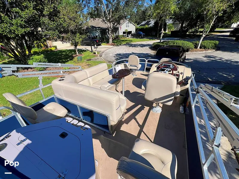 Slide: The Image of Berkshire B20F 2016 - 16005327