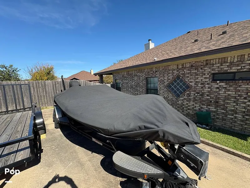 Slide: The Image of Triton 20TRX Patriot 2016 - 16040528