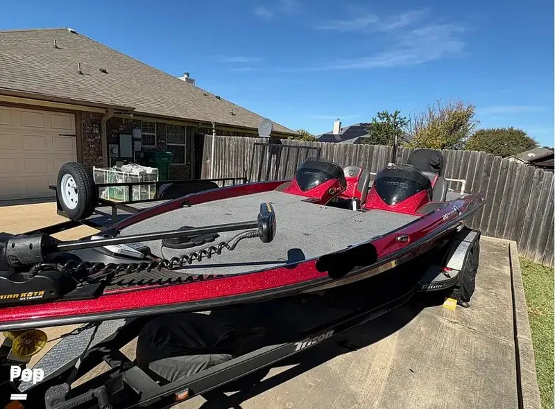 Slide: The Image of Triton 20TRX Patriot 2016 - 16063454