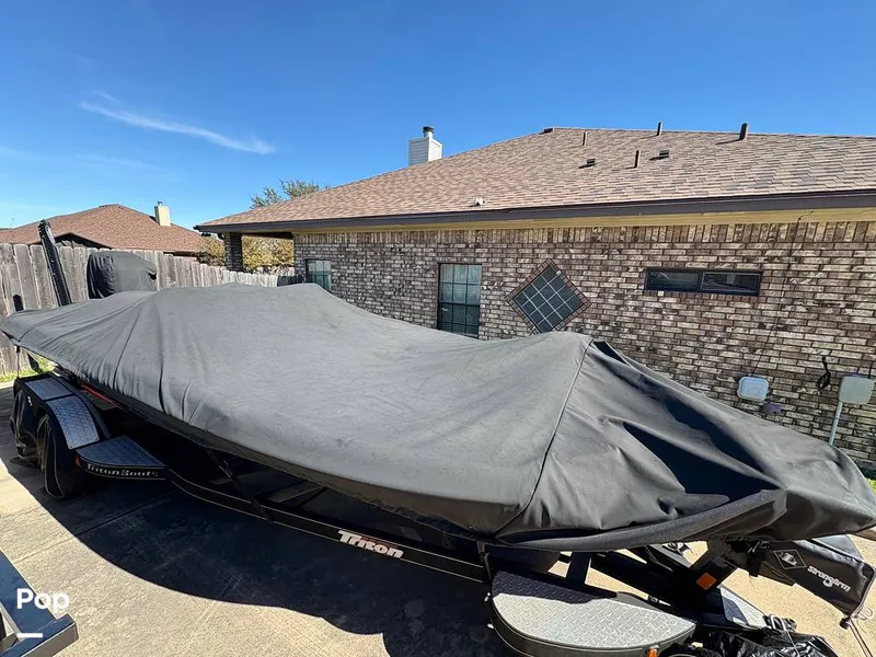 Slide: The Image of Triton 20TRX Patriot 2016 - 16040789