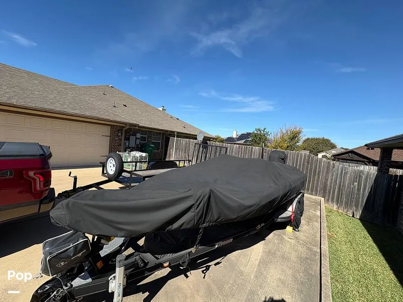 Slide: The Image of Triton 20TRX Patriot 2016 - 16040791