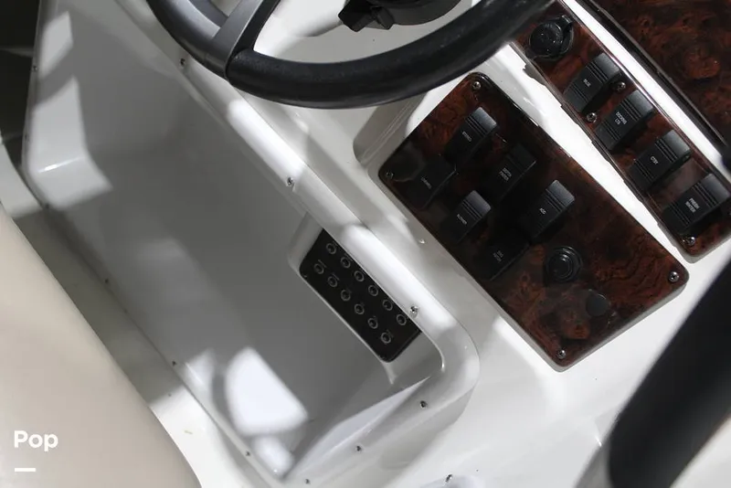 Slide: The Image of Hurricane SunDeck Sport 202 2015 - 16085728