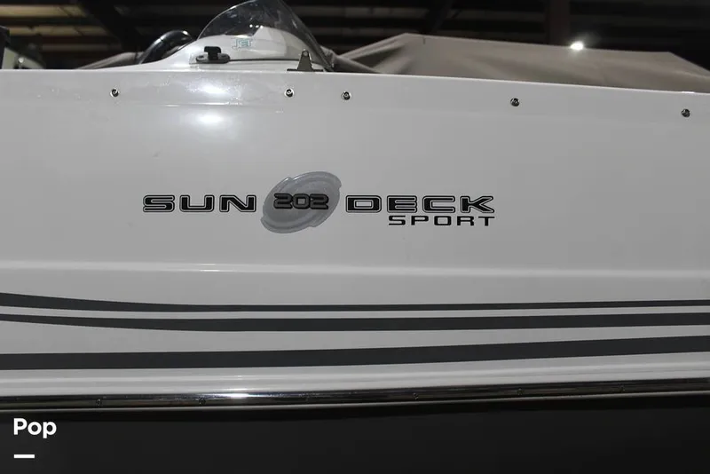 Slide: The Image of Hurricane SunDeck Sport 202 2015 - 16085735