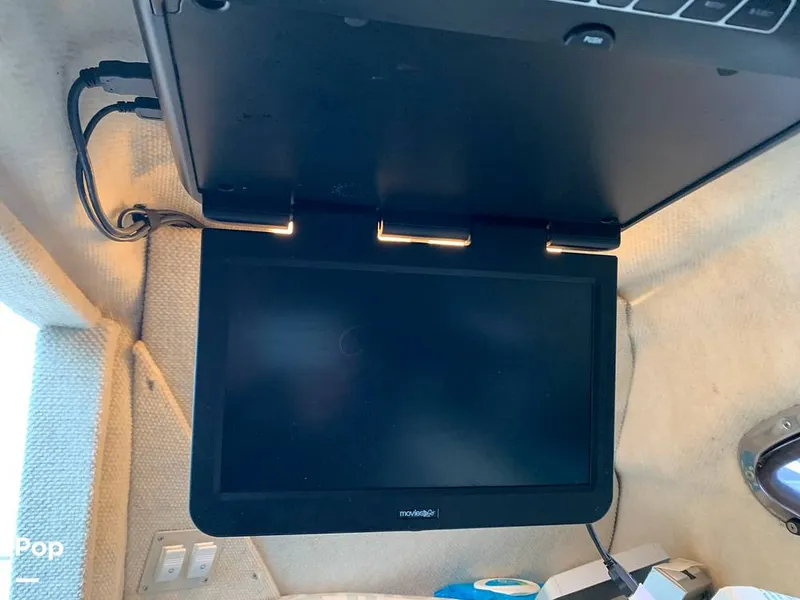 Slide: The Image of Drop Down TV - 15999282