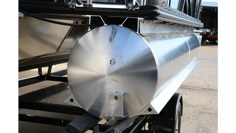 Slide: The Image of Sylvan Mirage 820 Party Fish Premium 2025 - 30