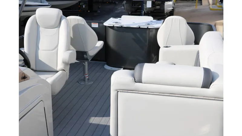 Slide: The Image of Sylvan Mirage 820 Party Fish Premium 2025 - 4