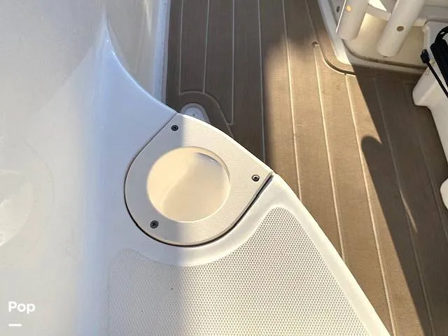 Slide: The Image of Multiple Built-in Drink Holders - 16008968