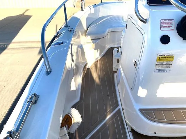 Slide: The Image of Boston Whaler Nantucket 190 2004 - 16008965