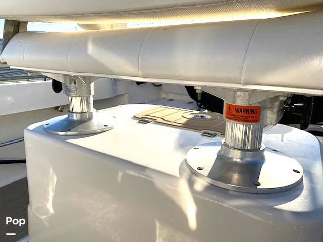 Slide: The Image of Taco Helm Chair - 16008987