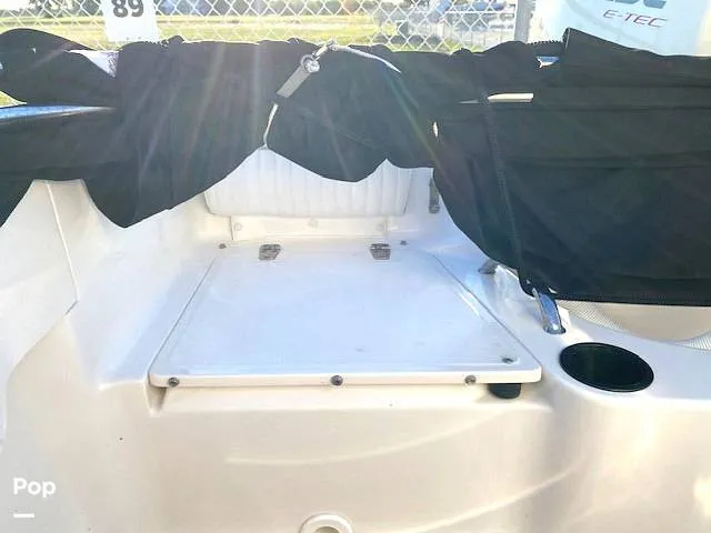 Slide: The Image of Transom Seating - 16008990